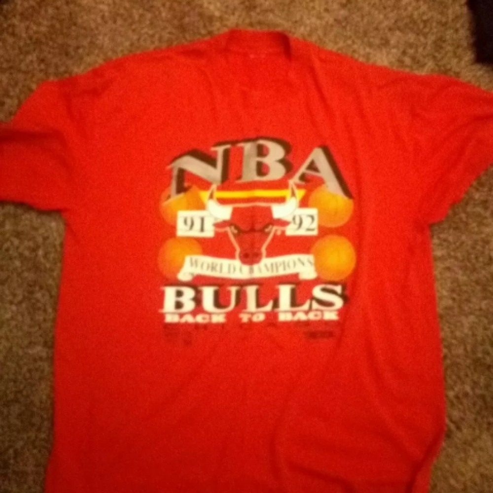 Chicago Bulls Vintage Back to Back Champs Shirt